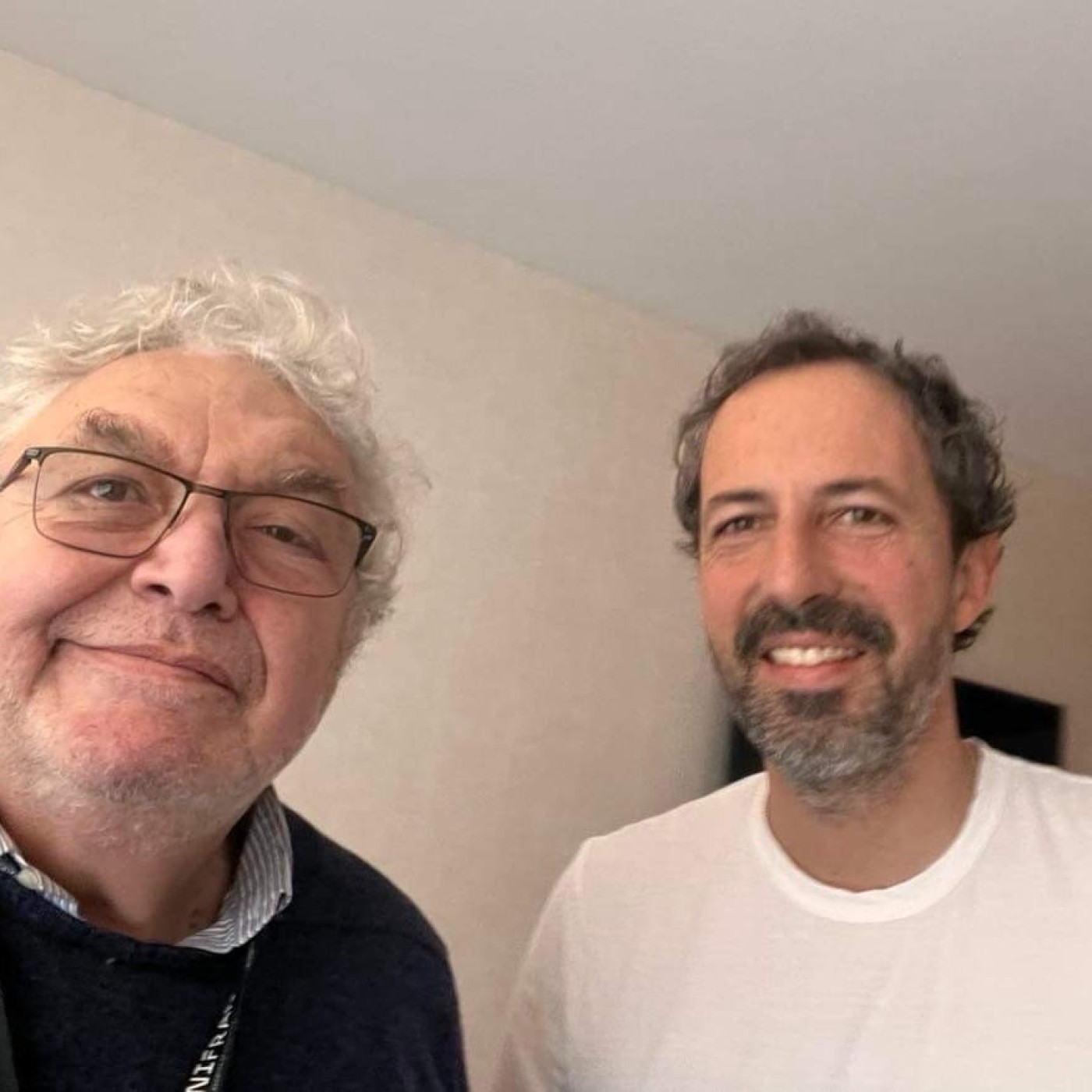 « UN HOMME HEUREUX », une comédie qui interpelle signée Tristan SEGUELA episode artwork