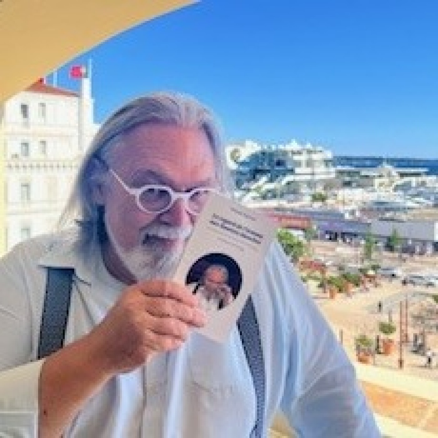 Philippe Reynaert… Lunettes blanches sur la Croisette… episode artwork